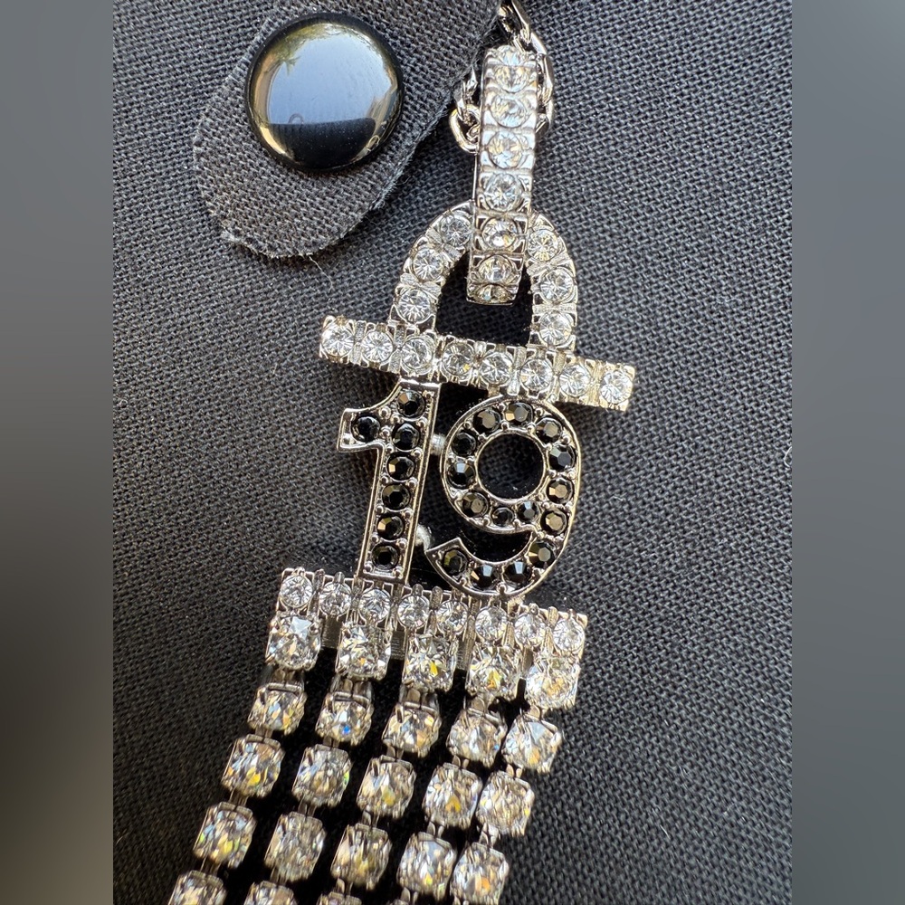 CHANEL 2022A SILVER TONE CC 19 LOGO WHITE BLACK CRYSTALS NECKLACE CHARM CHOCKER - Picture 11 of 15